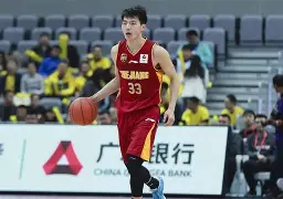 外援球星表现抢眼，助力球队踏上胜利之路