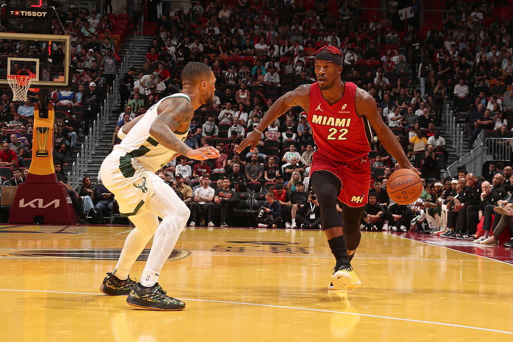 巴特勒在雄鹿比赛中逆转，战术调整引发热议！