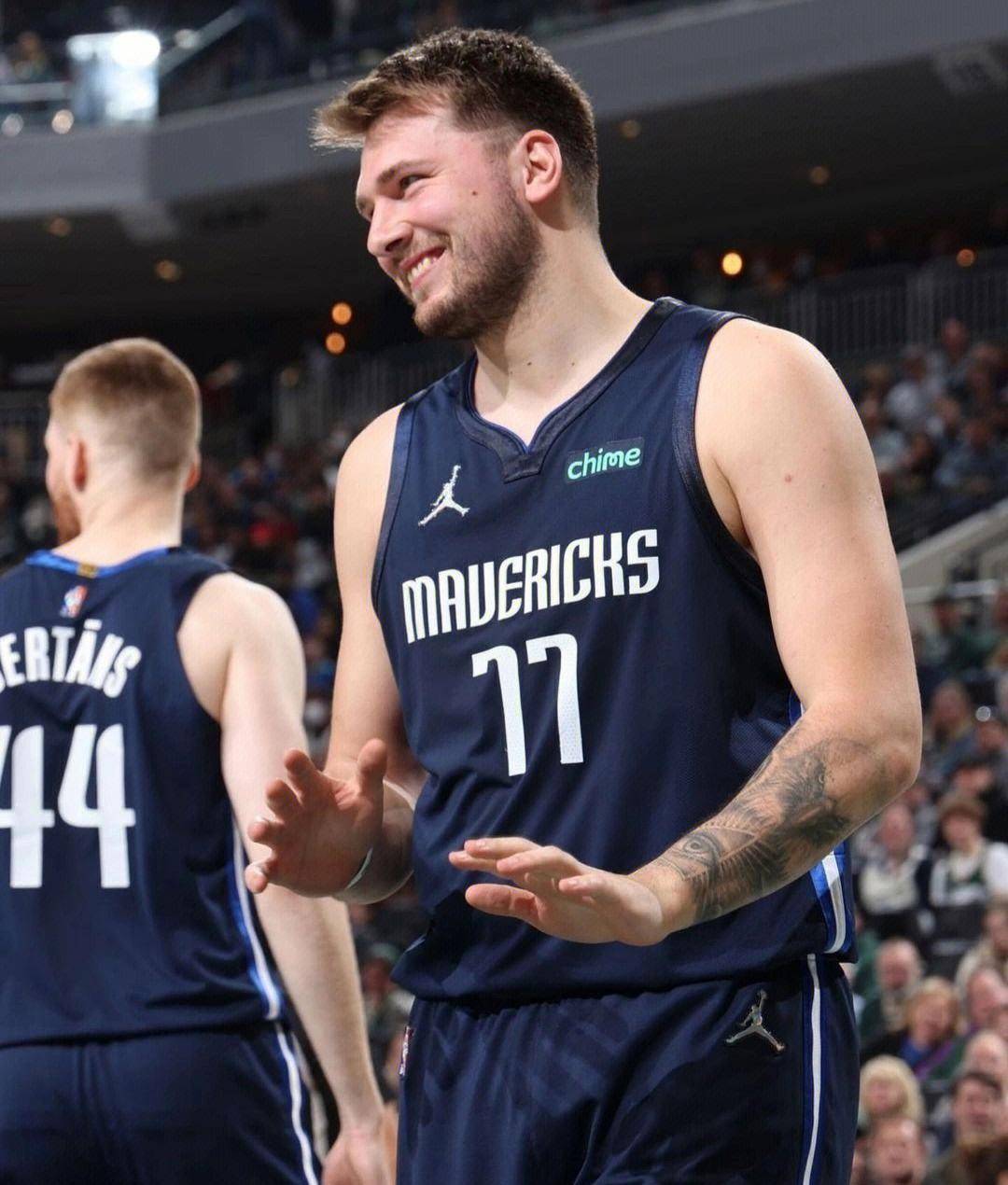 东契奇连续十二场比赛得分超过问鼎冠军，掘金挑战极限！的简单介绍